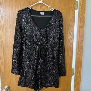 Women's Long Sleeve Black Sequin Shorts Romper  Zip Up Size XL Spirit Halloween